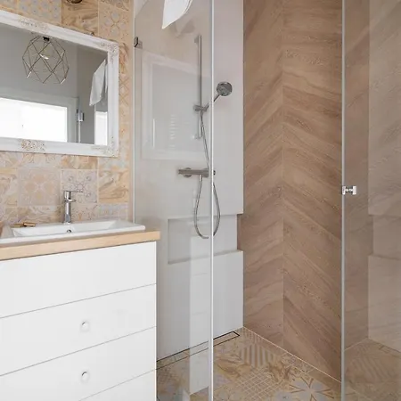 Apartment Rozlogi Sunny By Bookinghost