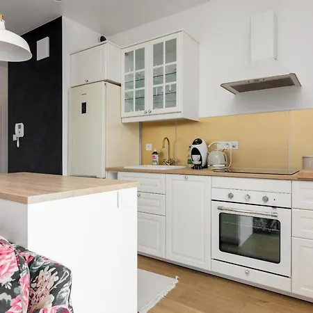 Rozlogi Sunny By Bookinghost * Warsaw