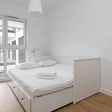 Rozlogi Sunny By Bookinghost Apartment Warsaw
