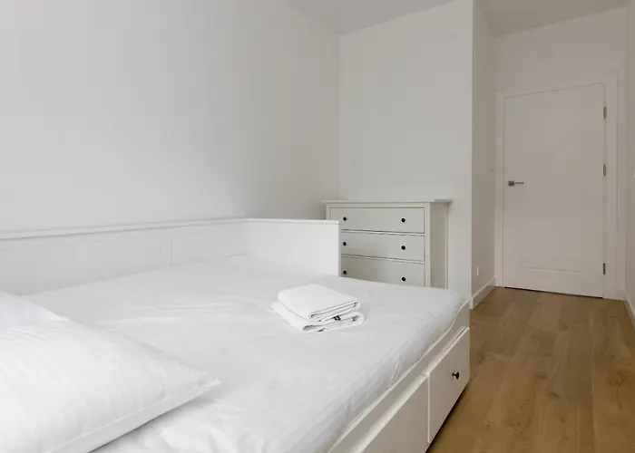 Rozlogi Sunny By Bookinghost * Varsavia