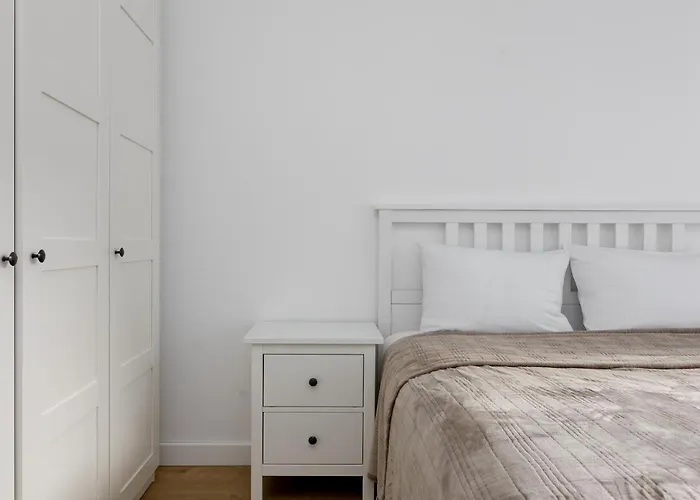 Rozlogi Sunny By Bookinghost * Varsavia