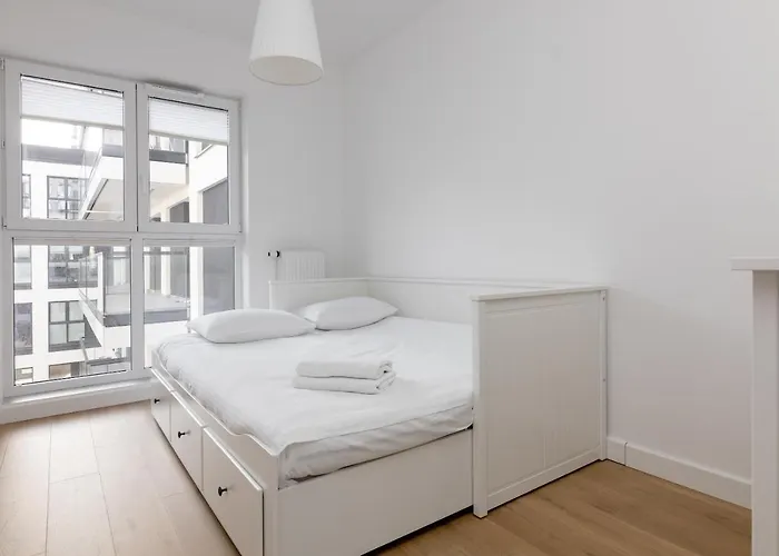 Rozlogi Sunny By Bookinghost Appartamento Varsavia